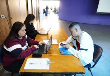 Ação de empregabilidade no Adamastor atrai público que busca recolocação profissional
