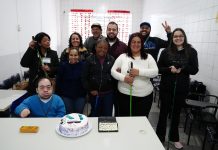 Projeto Peis celebra aniversário com campeonato de dominó entre alunos com deficiência visual