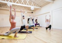 Prefeitura abre inscrições para aulas de yoga no Teatro Padre Bento