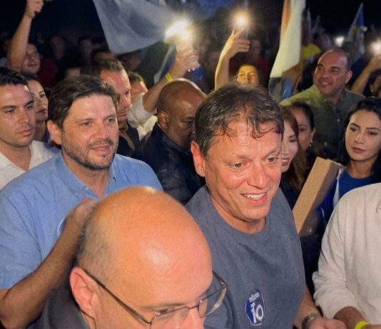 Tarcísio de Freitas, Lucas Sanches e André do Prado participam de evento no Espaço Inter
