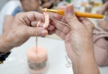 Casas da Mulher oferecem gratuitamente oficinas de artesanato ao longo da semana