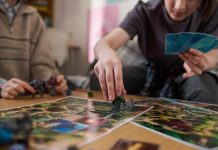 Biblioteca Monteiro Lobato oferece oficina gratuita de jogos de tabuleiro com vagas abertas em outubro