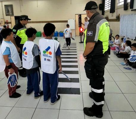 Prefeitura promove ação educativa sobre segurança no trânsito para crianças da ACM-Parque Uirapuru (2)