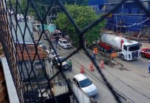 Homem morre após caminhão da Sabesp tombar na Ponte Grande