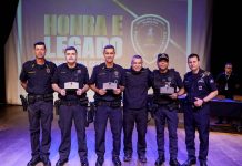 GCM homenageia agentes e celebra legado da Inspetoria Centro em solenidade no Teatro Padre Bento